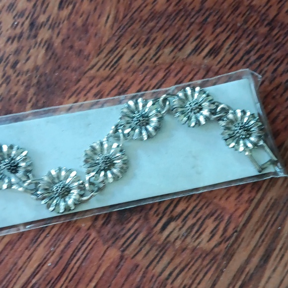 Daisy bracelet - Picture 2 of 5